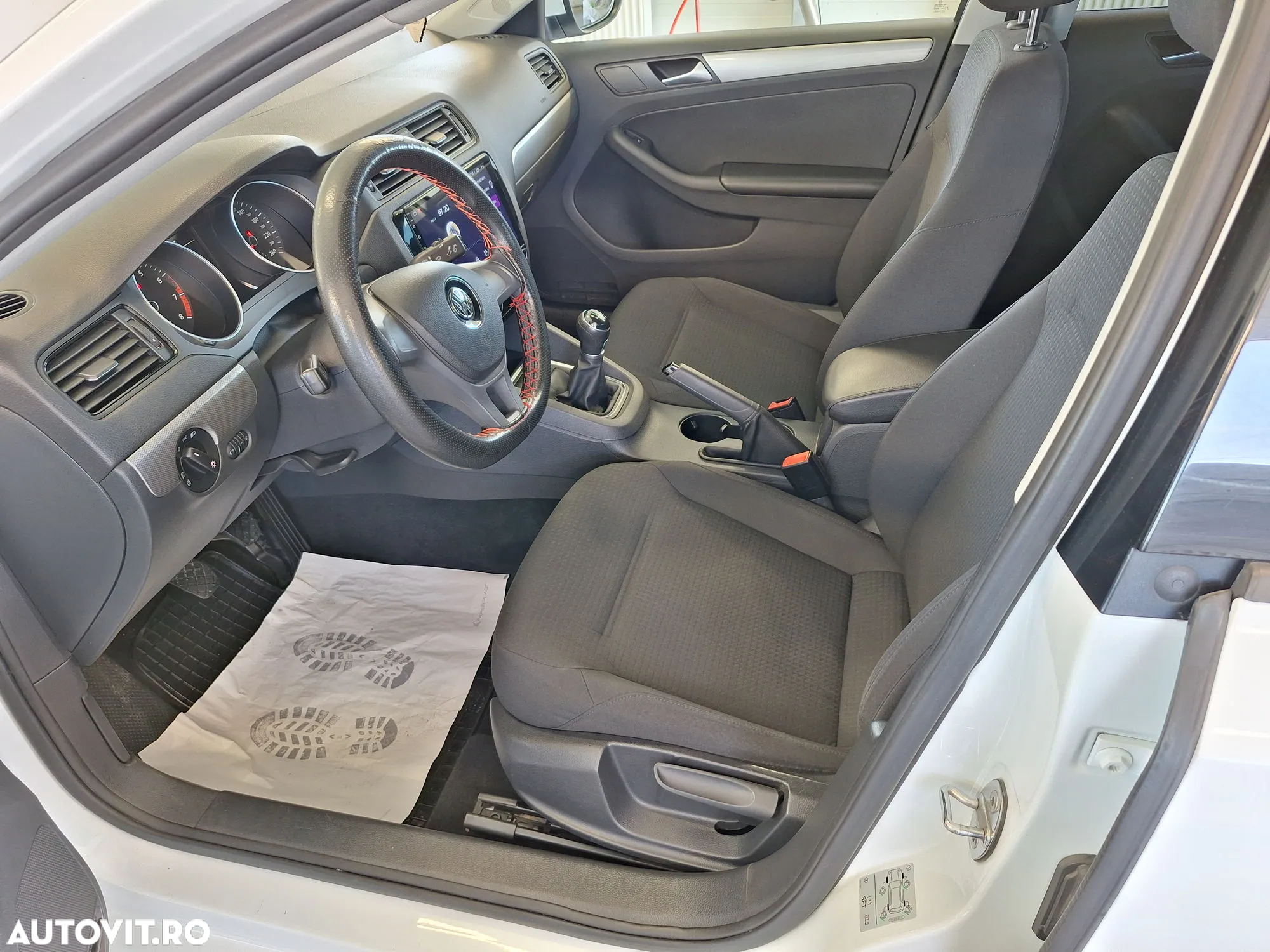 Volkswagen Jetta - 10