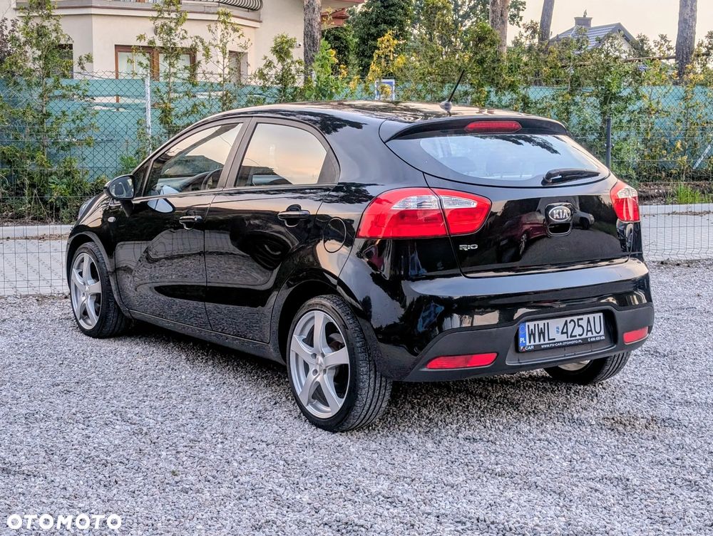 Kia Rio - 5