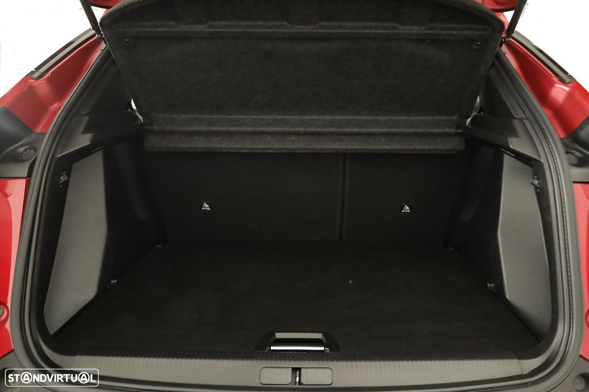 Peugeot 2008 1.2 PureTech Allure - 24