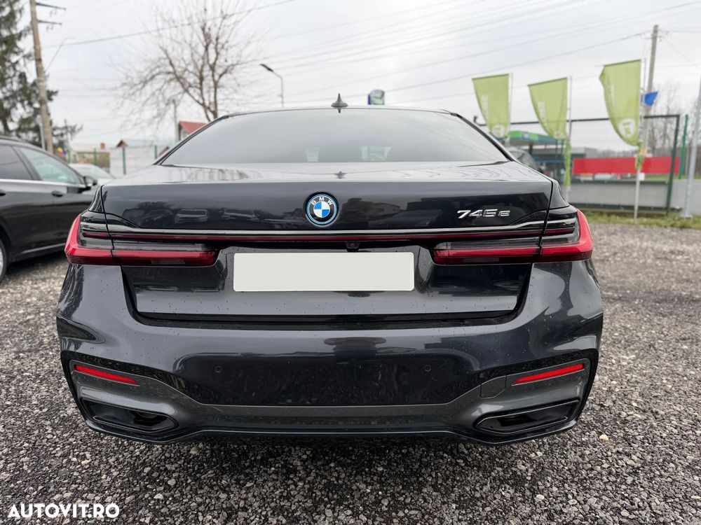 BMW Seria 7 745e - 3