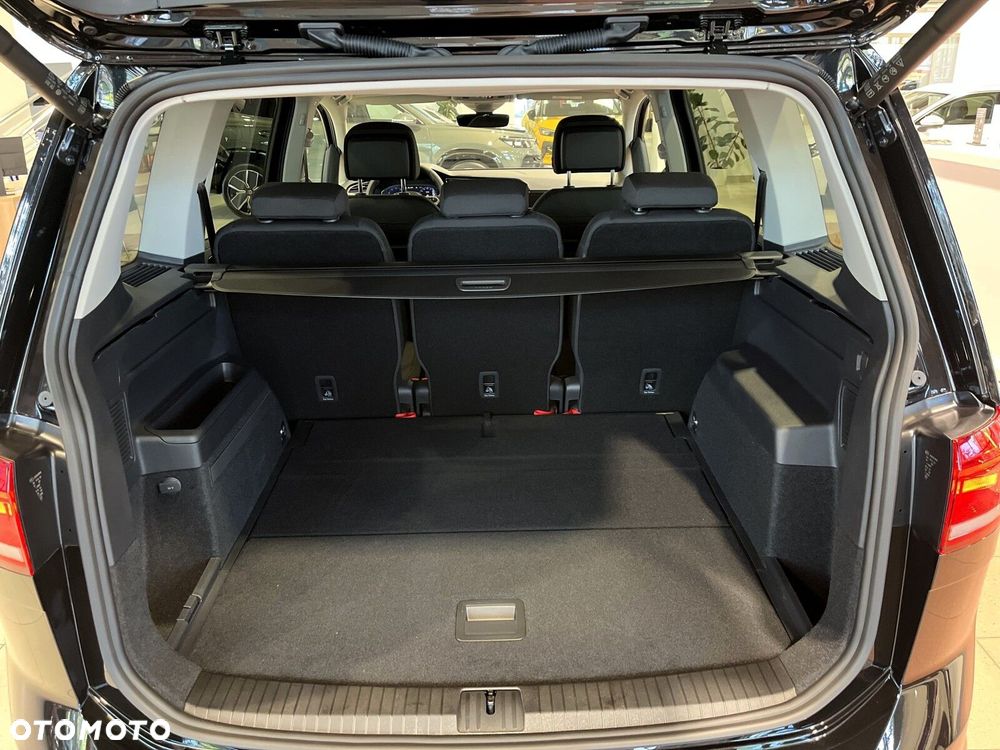Volkswagen Touran - 31