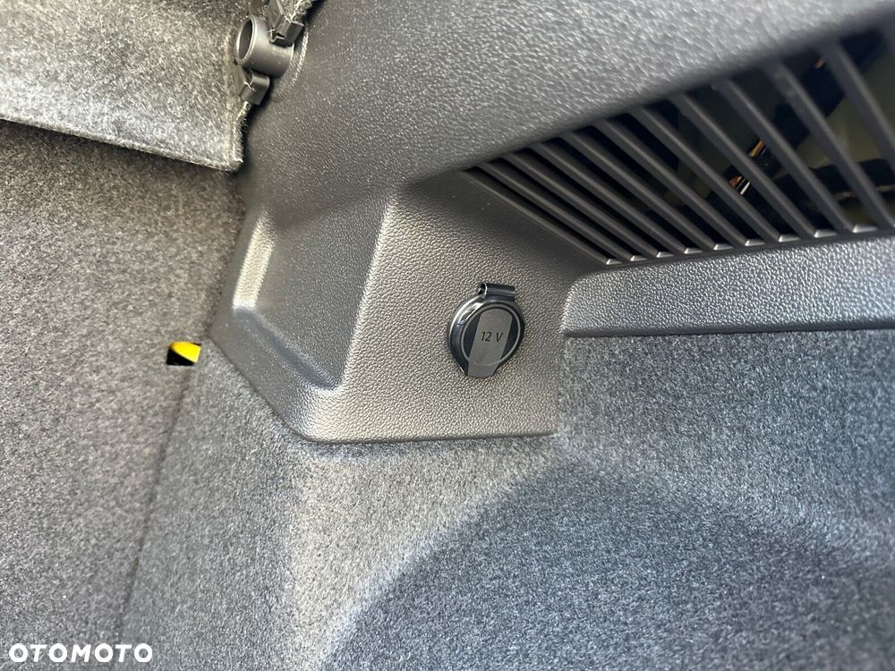 Volkswagen T-Roc - 36