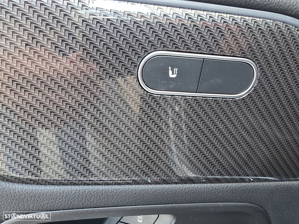 Mercedes-Benz GLA 250 e 8G-DCT AMG Line - 23