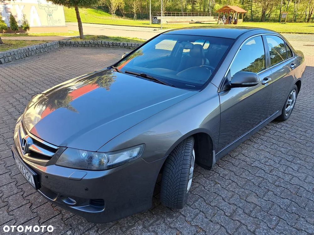 Honda Accord 2.0 Sport - 32