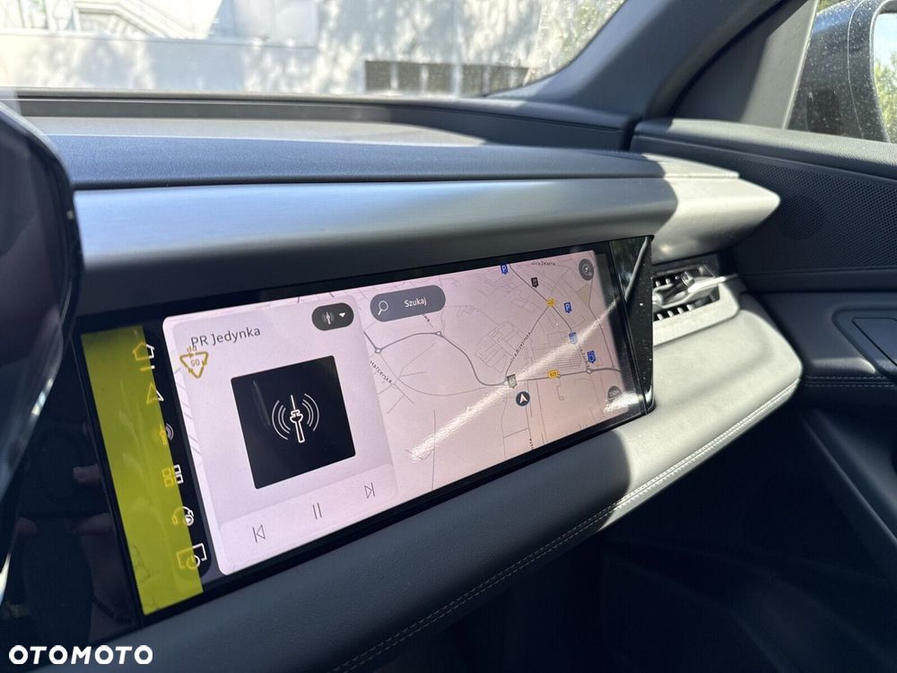 Audi Q6 e-tron - 24