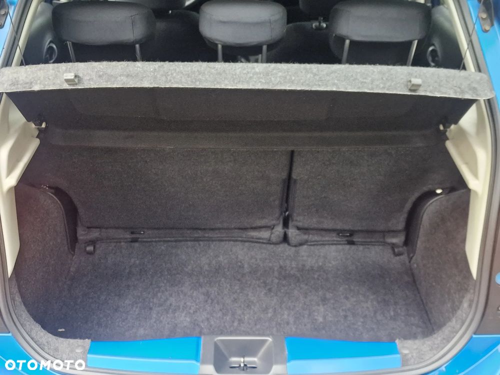 Nissan Micra 1.2 Bild der Frau - 10