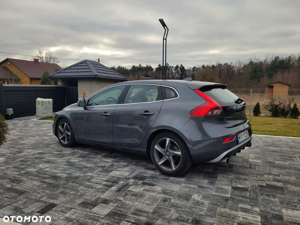 Volvo V40 D2 R Design - 3