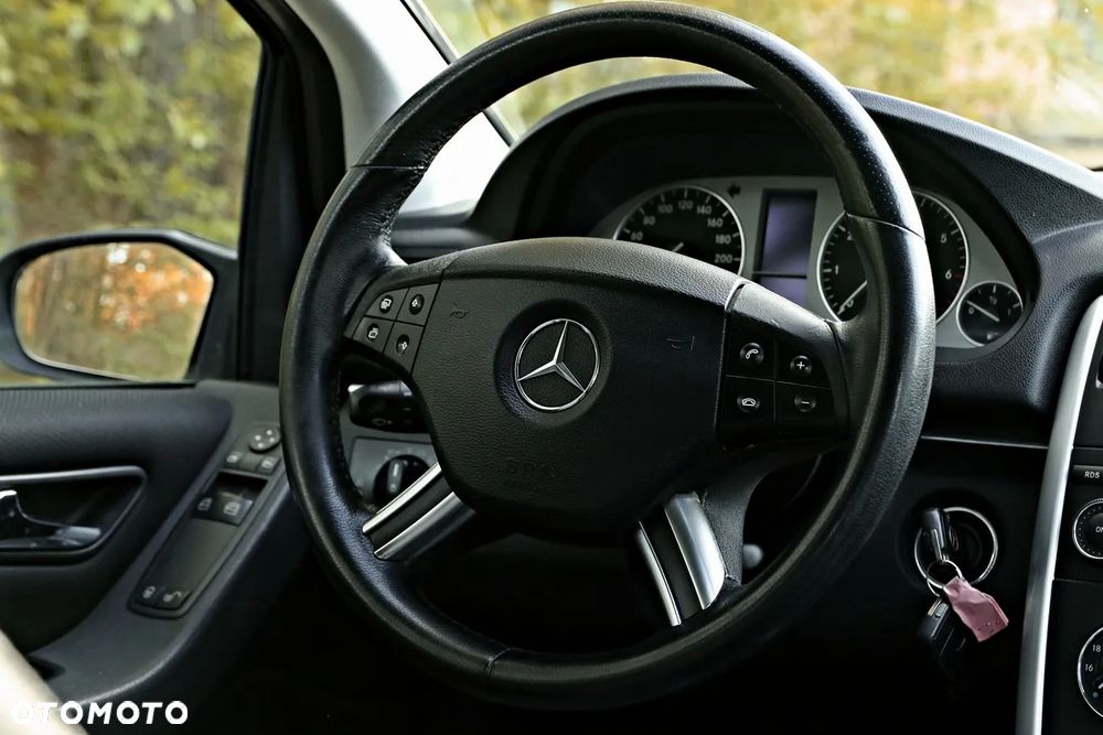 Mercedes-Benz Klasa B 200 Special Edition - 33
