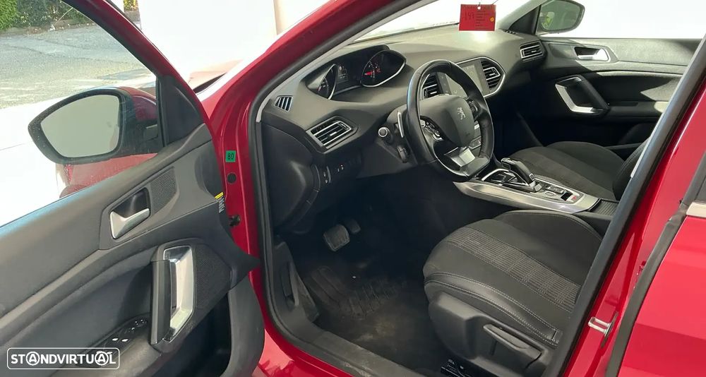 Peugeot 308 ver-1-2-puretech-allure-eat8 - 5