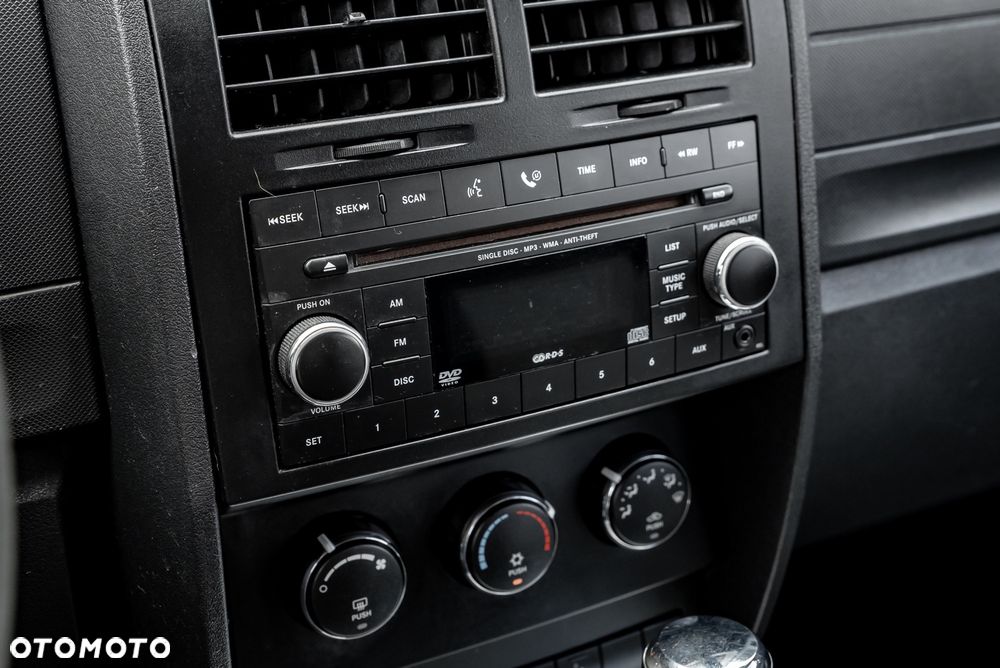 Dodge Nitro 3.7 V6 SLT - 26
