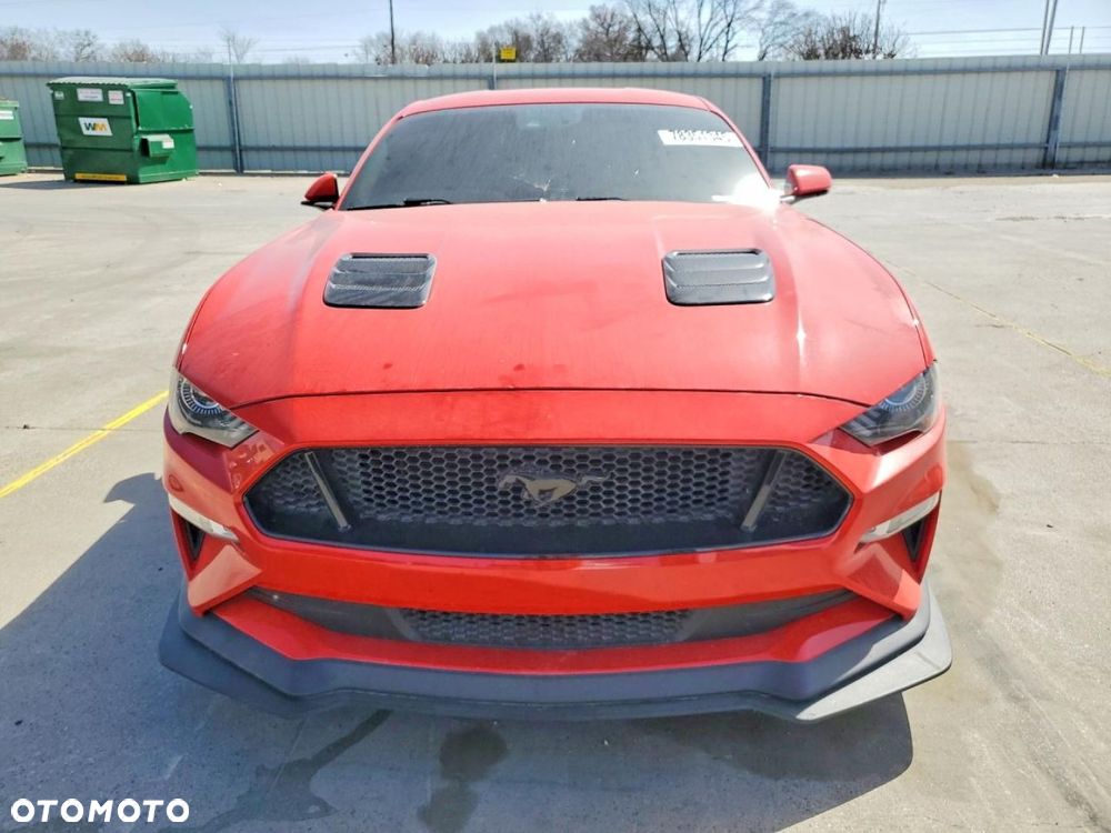 Ford Mustang - 6