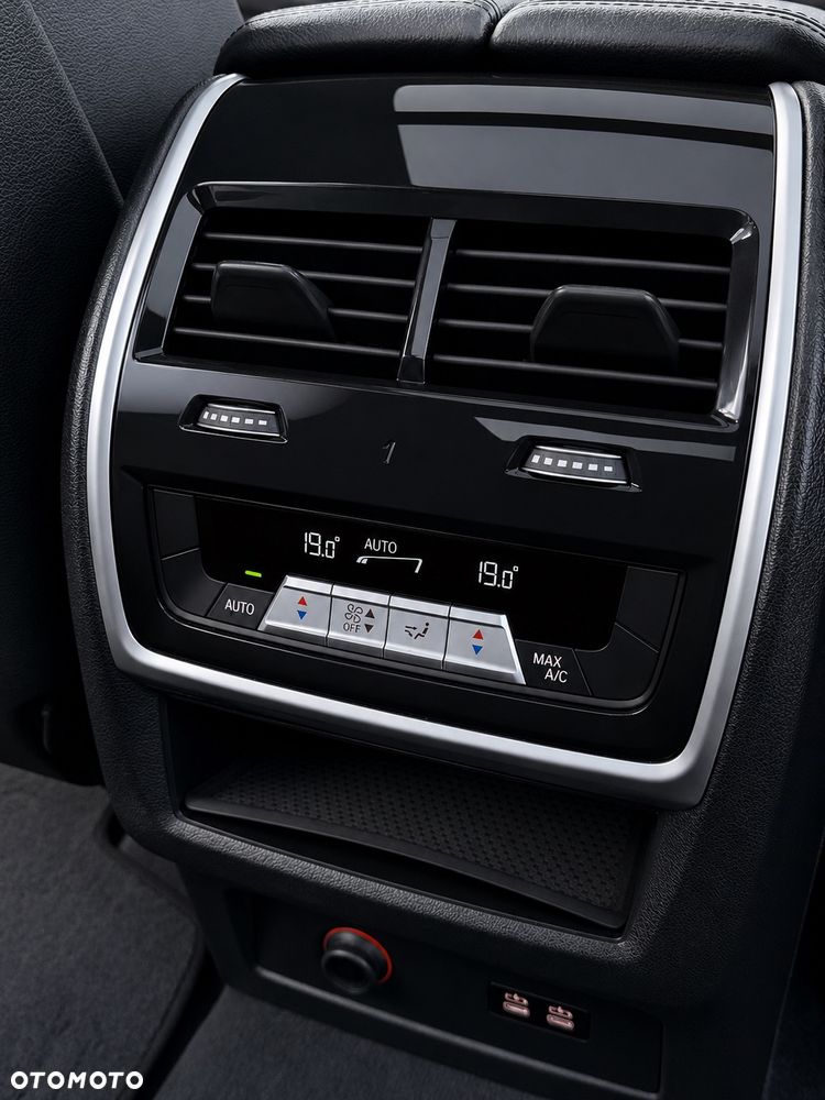 BMW X7 xDrive30d - 29