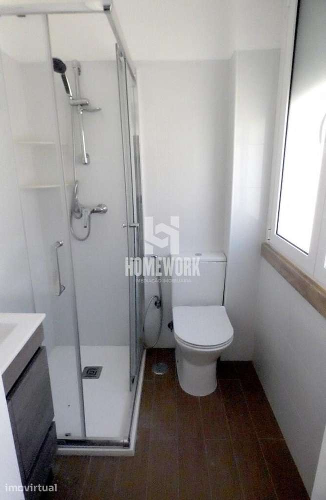 Apartamento totalmente remodelado com vista direta para o rio | Último - Grande imagem: 4/23