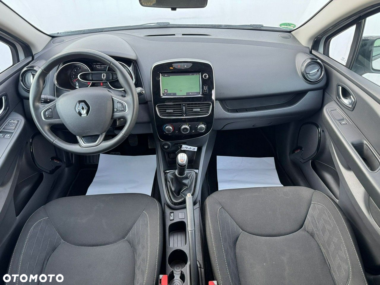 Renault Clio - 18