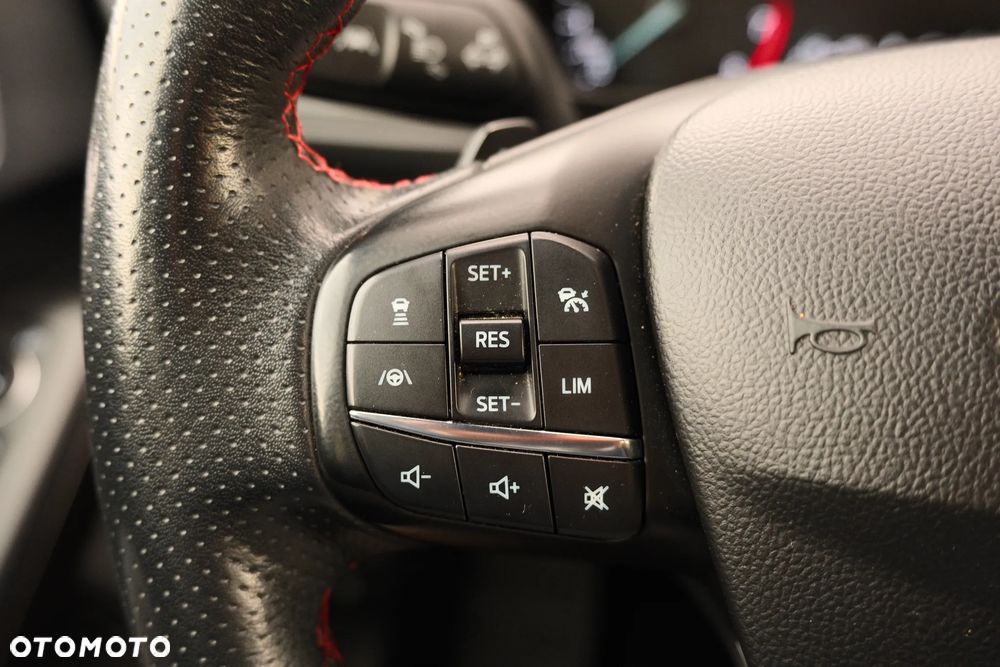 Ford Focus 1.5 EcoBoost ST-Line Business - 31
