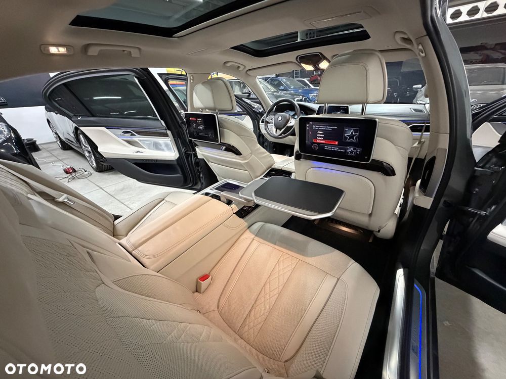 BMW Seria 7 - 26