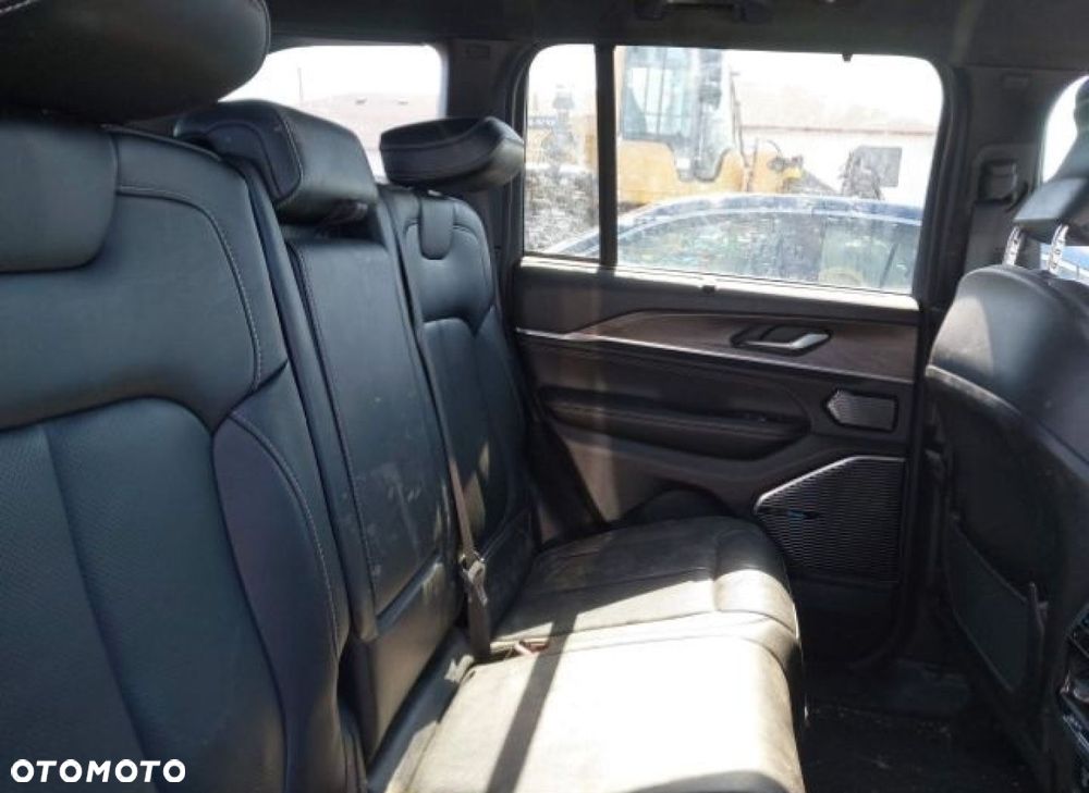 Jeep Grand Cherokee - 13