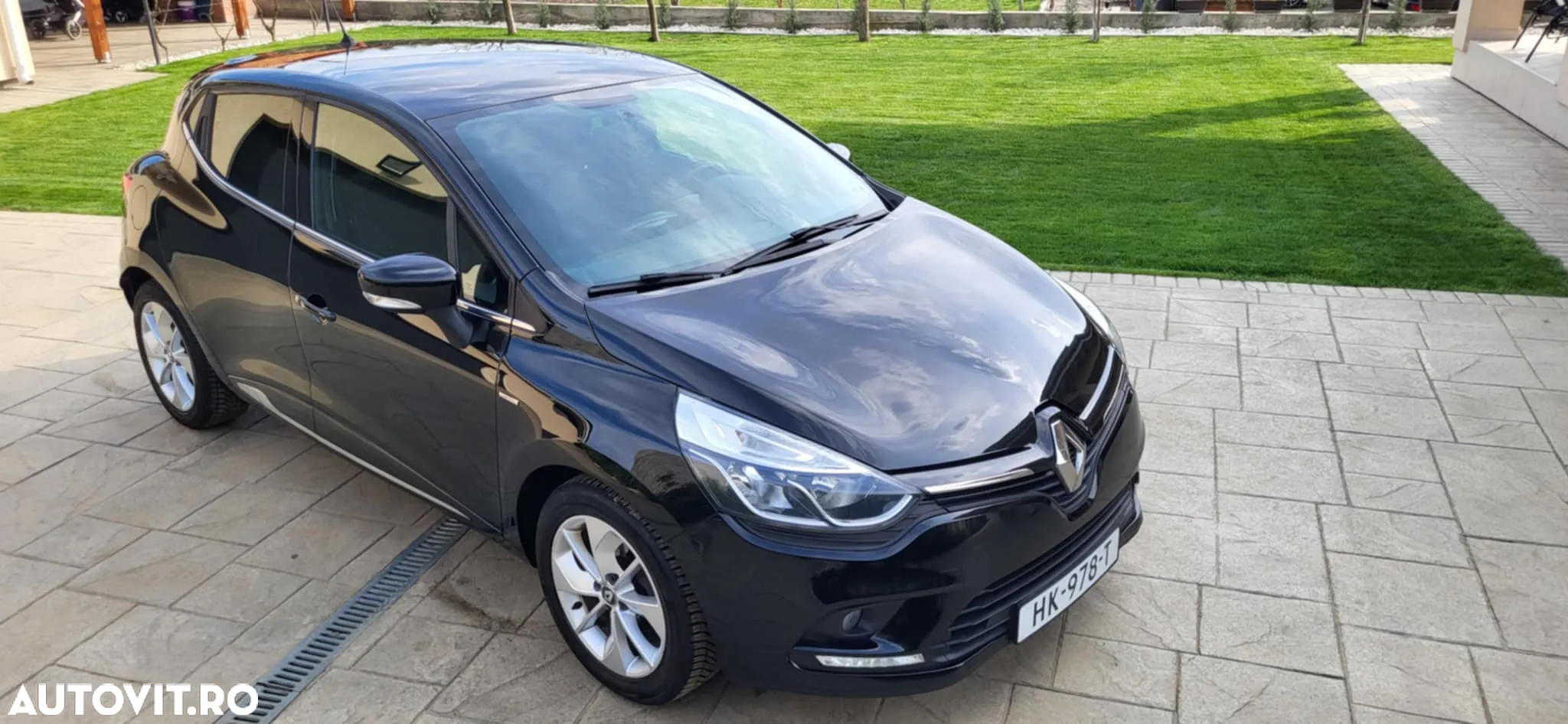 Renault Clio - 23