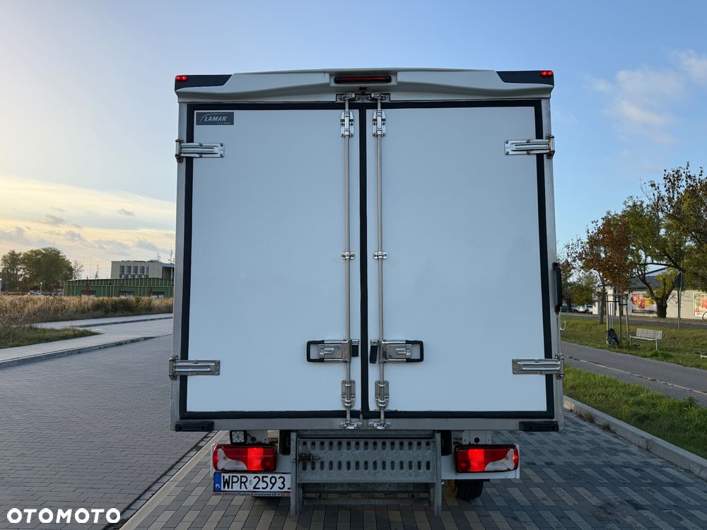 Mercedes-Benz Sprinter - 3