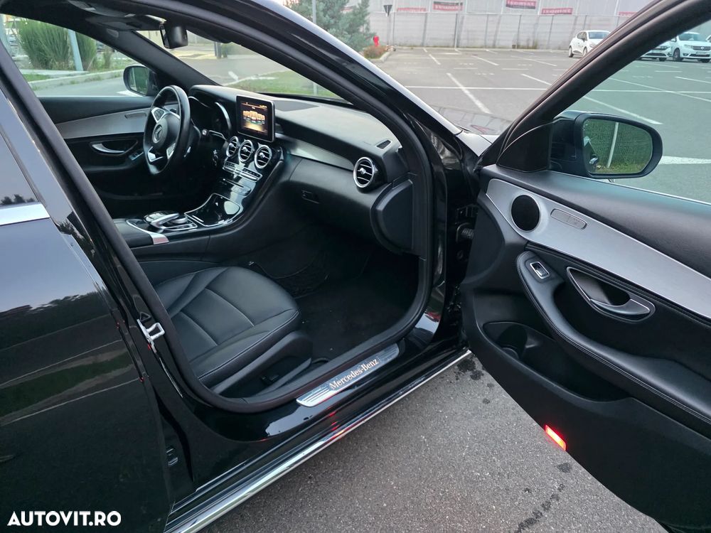 Mercedes-Benz C - 12