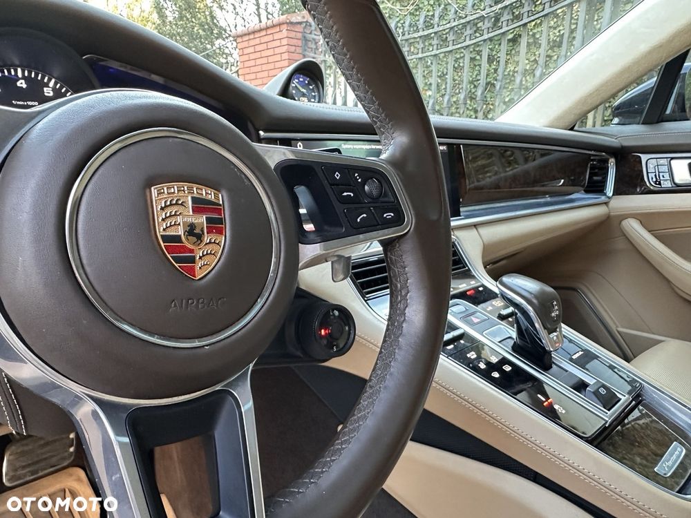 Porsche Panamera - 14