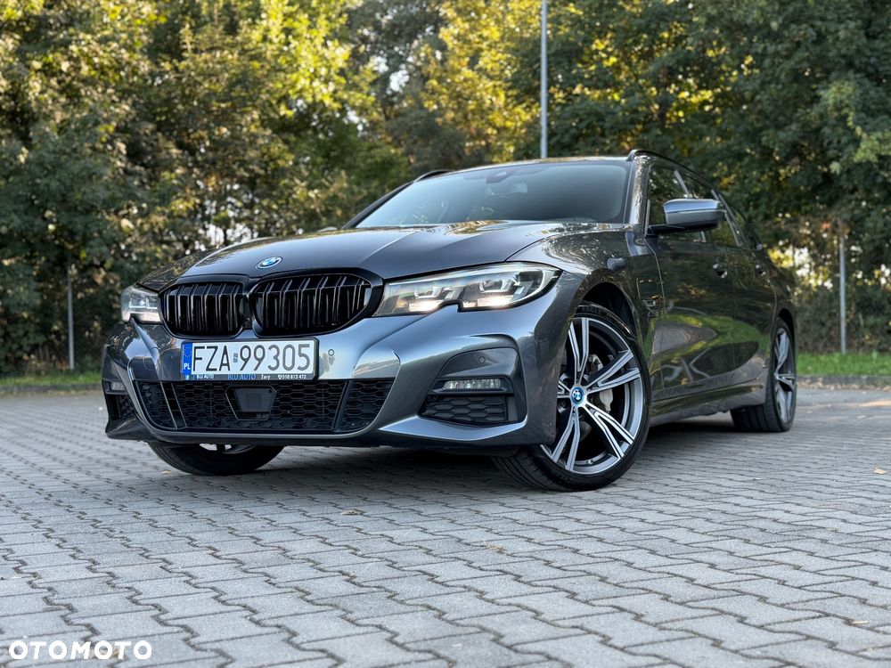 BMW Seria 3 330e xDrive M Sport - 9