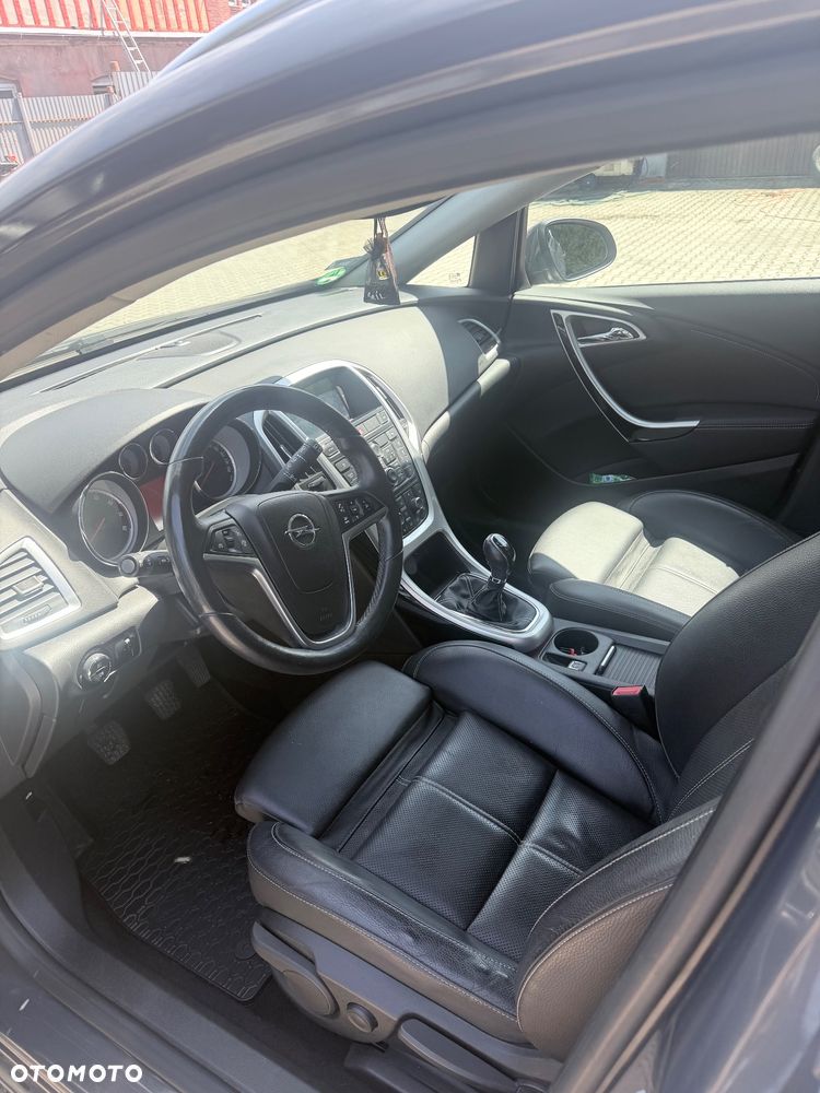 Opel Astra 1.6 T Sport - 12