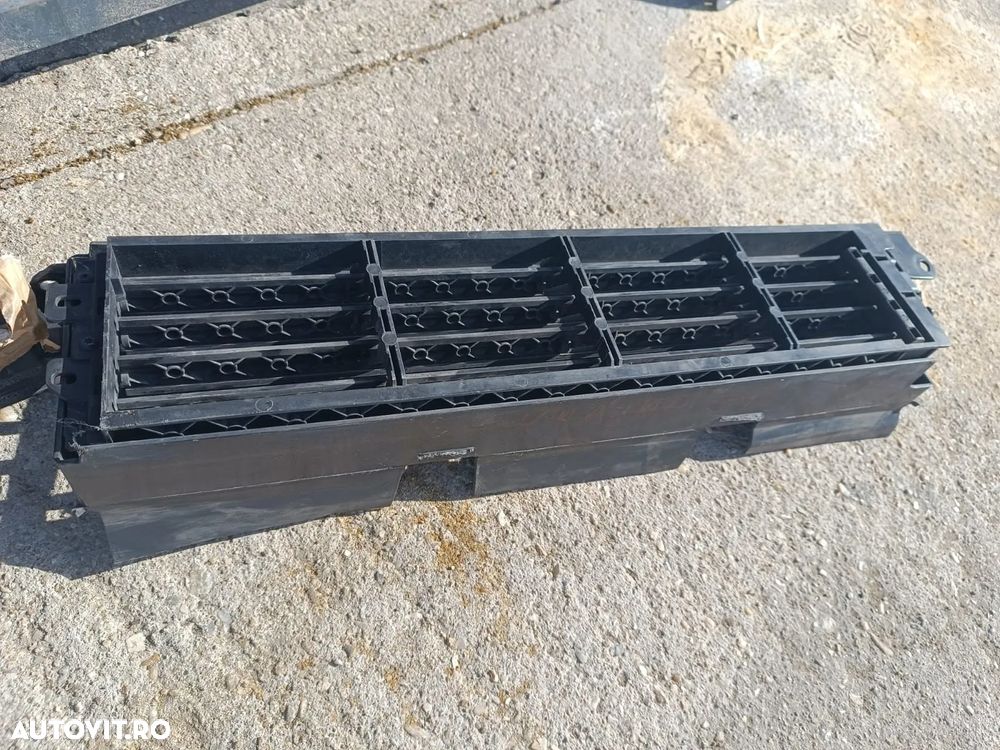 GRILA RADIATOR/CLAPETA AER KADJAR