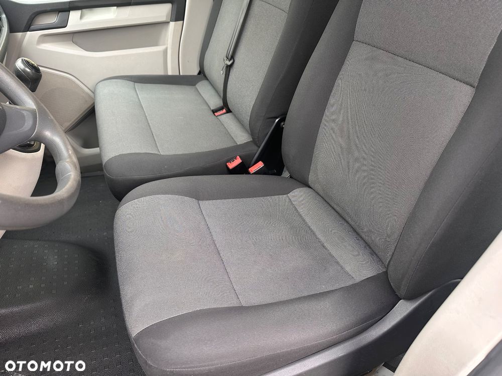 Volkswagen Transporter doka prycza - 18