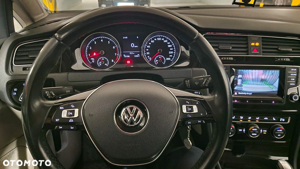 Volkswagen Golf - 6