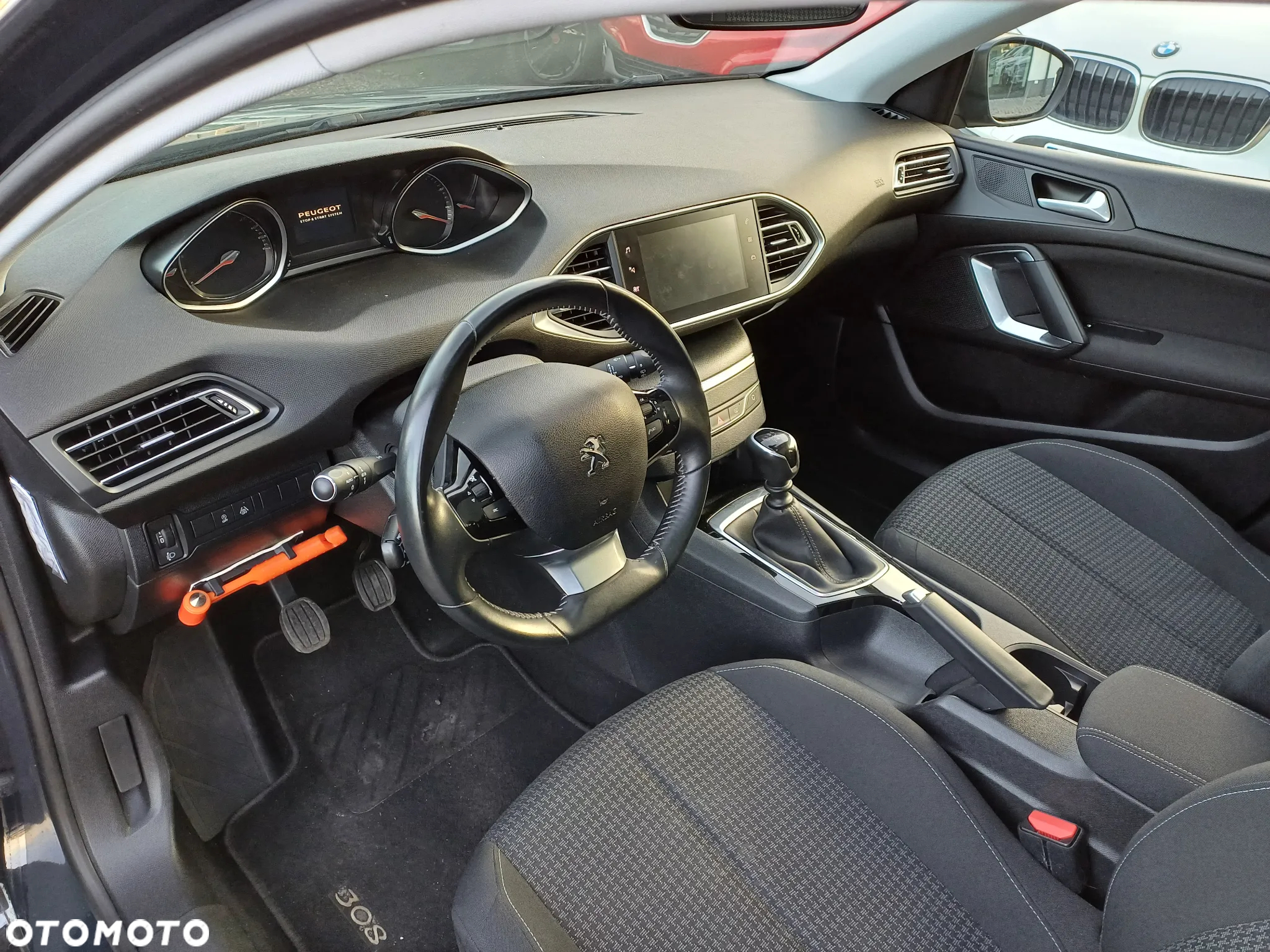 Peugeot 308 SW PureTech 110 Stop & Start Allure - 11