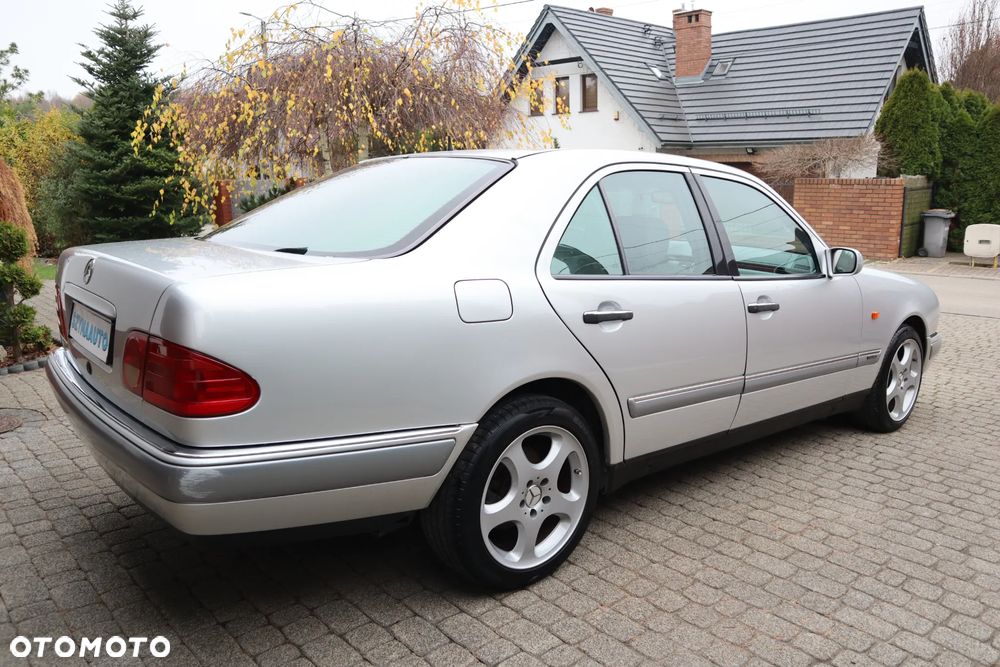 Mercedes-Benz Klasa E 320 Elegance - 5
