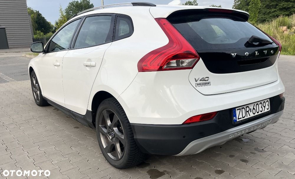 Volvo V40 Cross Country D2 Drive-E Momentum - 4