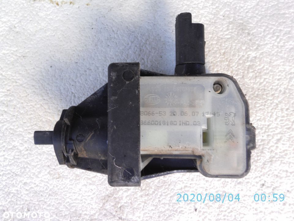 CITROEN C4 PICASSO SIŁOWNIK KLAPKI WLEWU PALIWA 8660018180 - 1