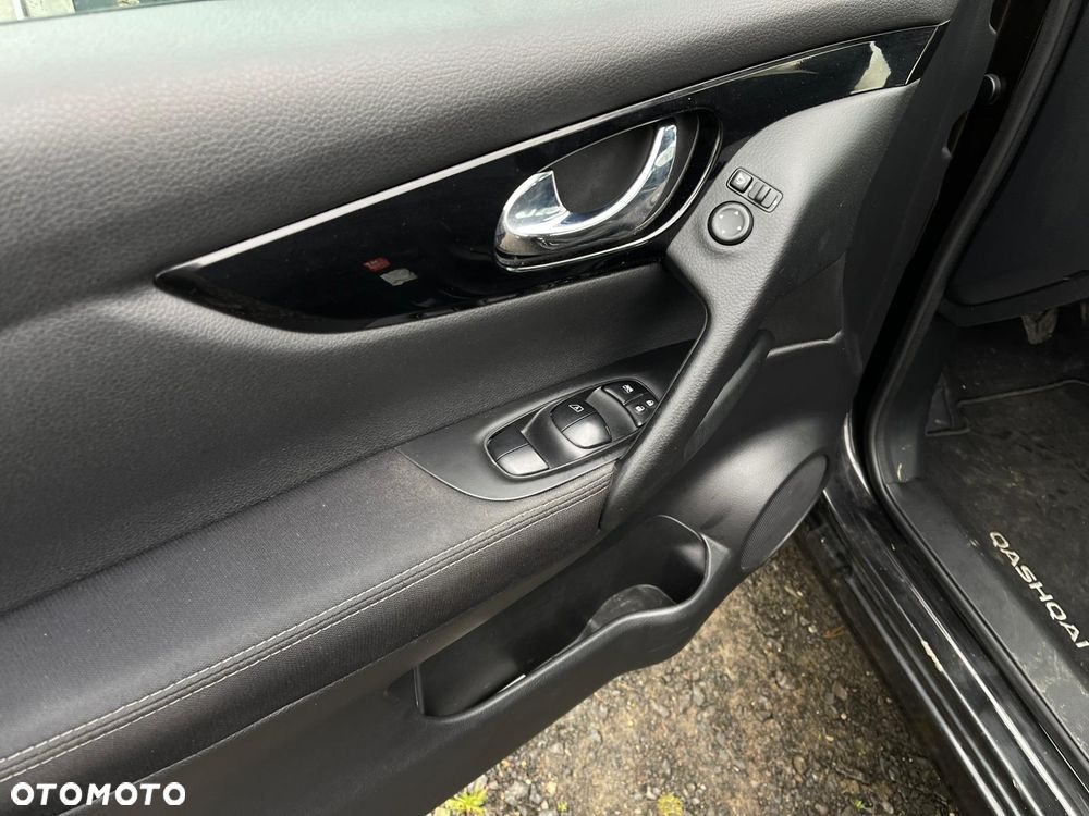 Nissan Qashqai 1.6 dCi 4 x 4 DPF Start/Stop tekna - 12