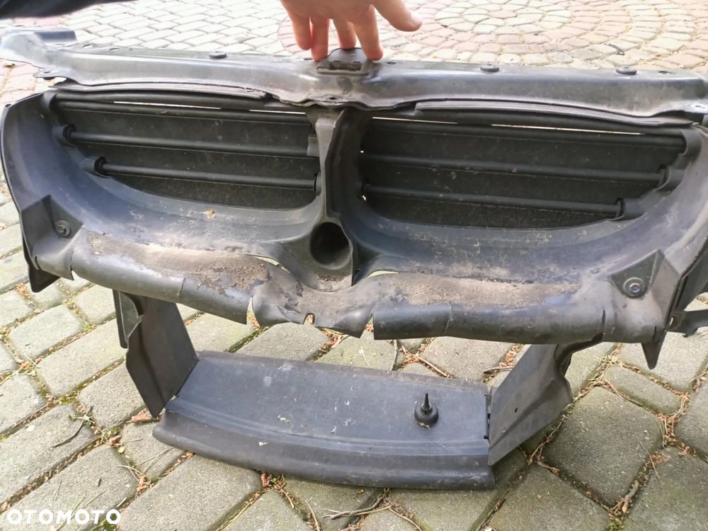 Żaluzja roleta wlot pas wspornik BMW E60 E61 przed lift beznyna 7050537 - 2