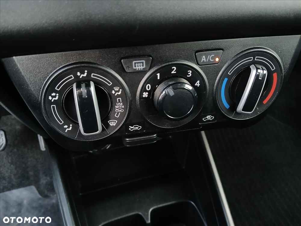 Suzuki Swift 1.2 Dualjet SHVS Premium CVT - 13