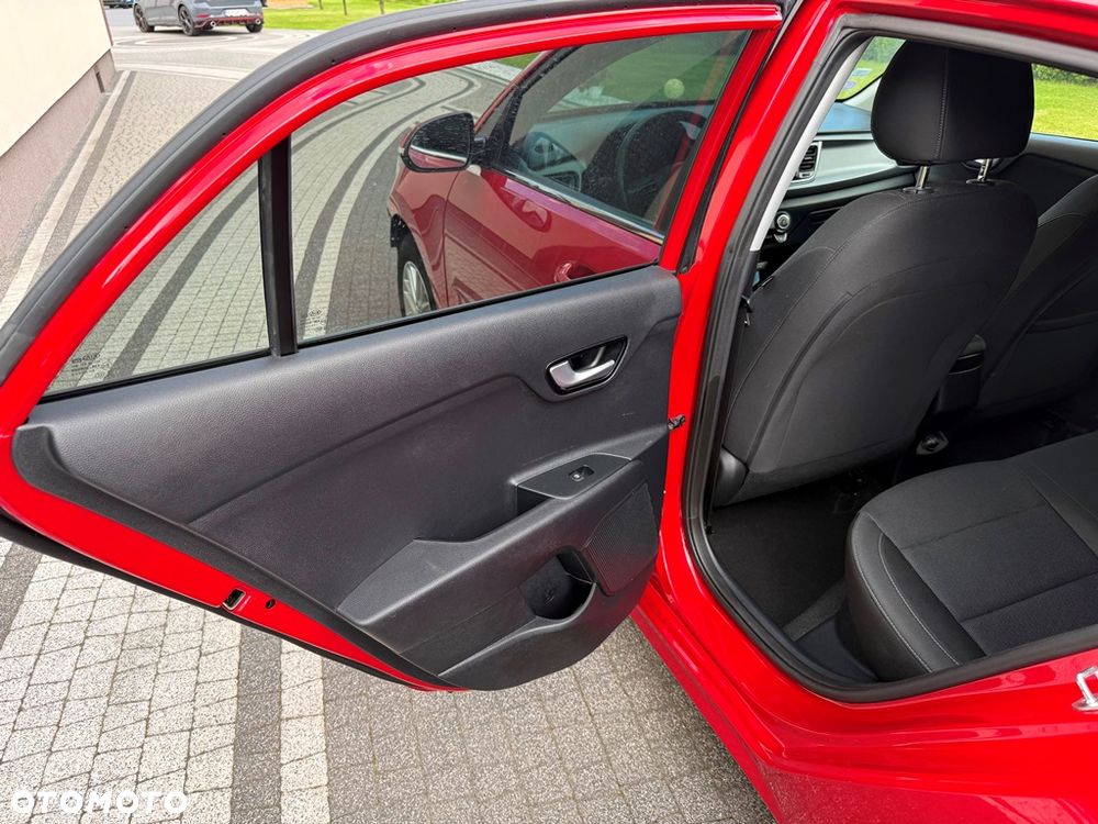 Kia Rio 1.0 T-GDI 100 Dream-Team Edition - 18