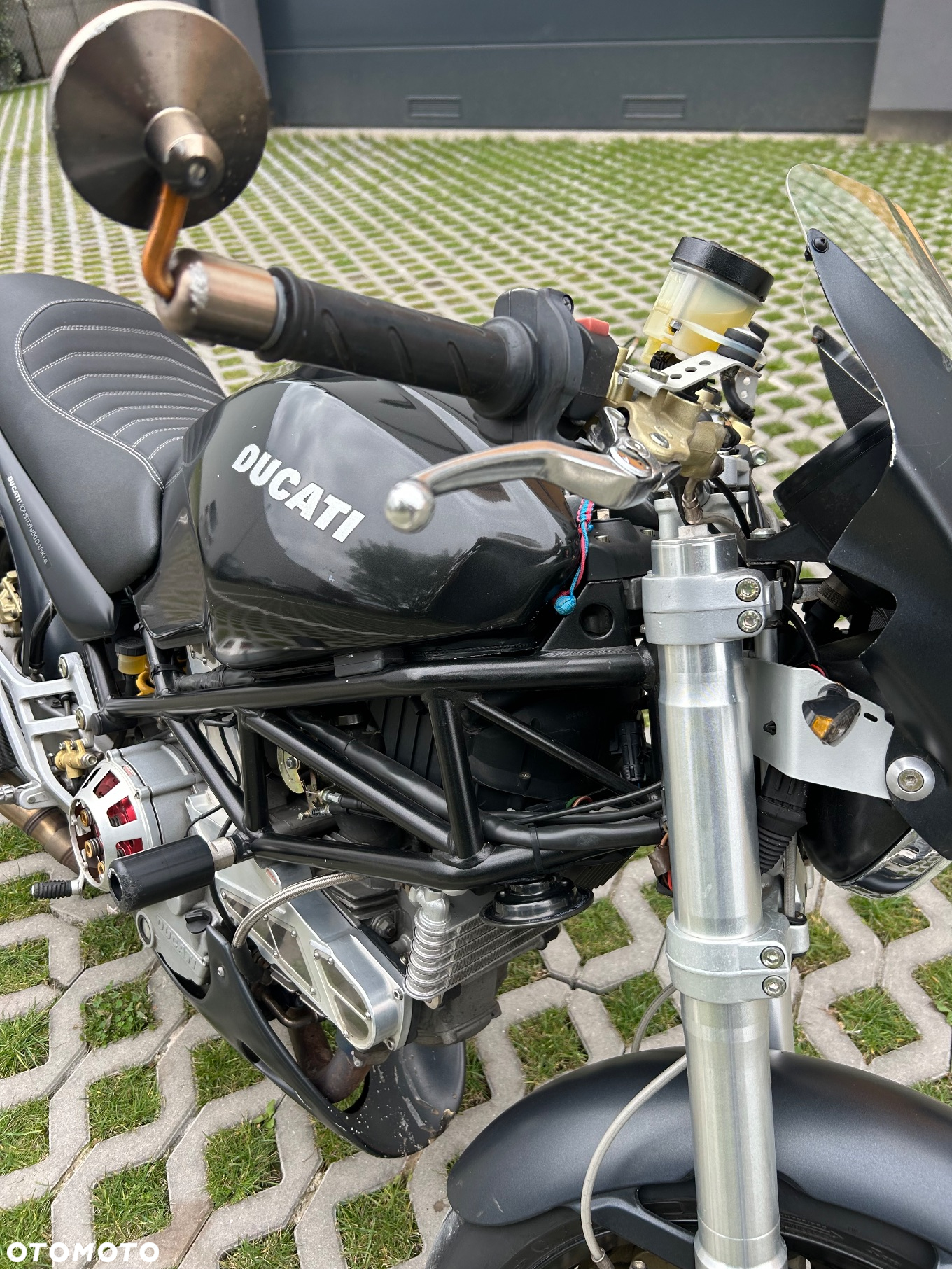 Ducati 900 - 2