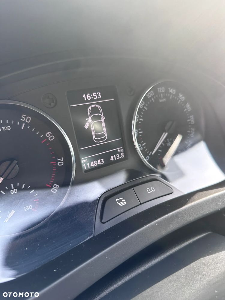 Skoda RAPID 1.2 TSI Ambition - 11