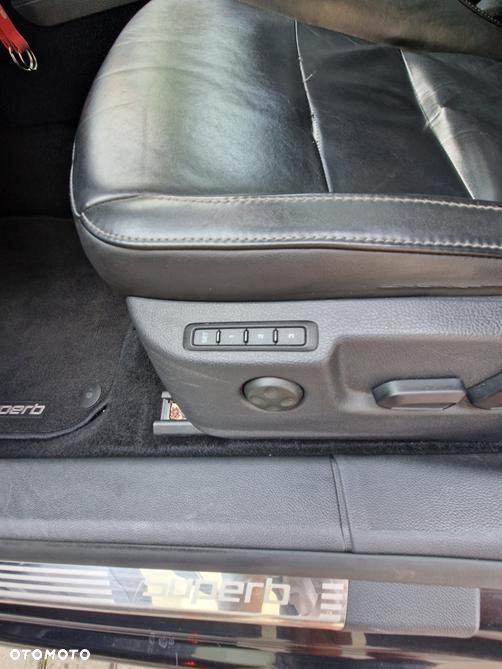 Skoda Superb 2.0 TDI Green tec 4x4 DSG Exclusive - 35