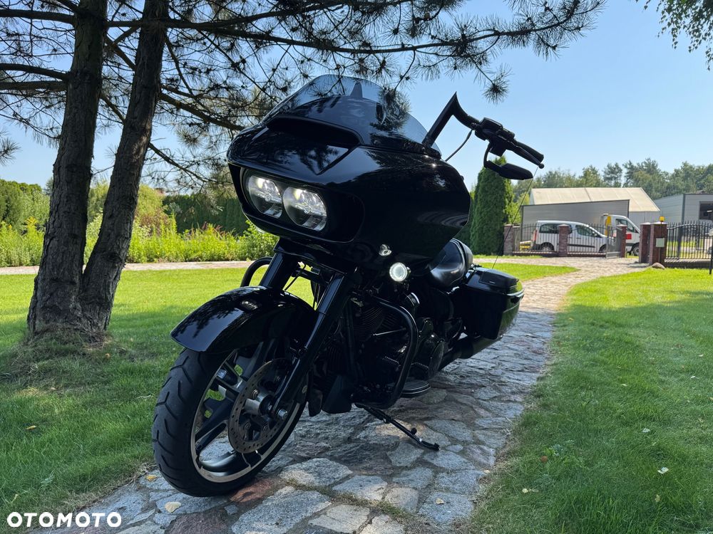 Harley-Davidson Touring Road Glide - 21