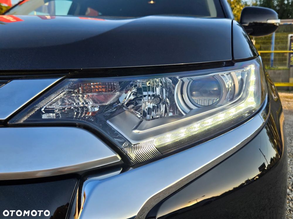 Mitsubishi Outlander 2.0 Instyle Navi CVT - 11
