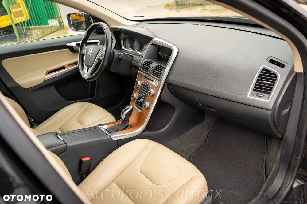 Volvo XC 60 T5 Geartronic Momentum - 14