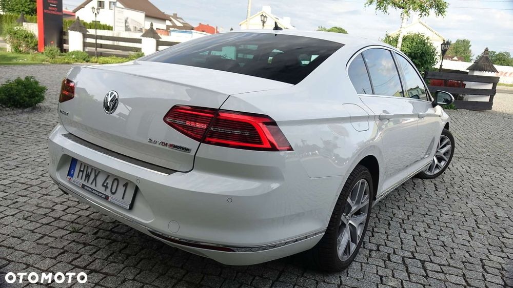 Volkswagen Passat - 2
