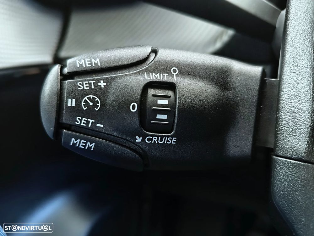 Peugeot 208 1.2 PureTech Active Pack - 22