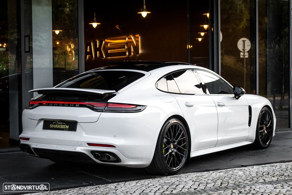 Porsche Panamera 4 E-Hybrid Platinum Edition - 4