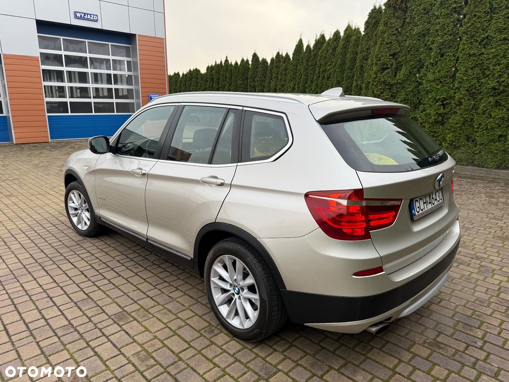 BMW X3 xDrive20i Advantage - 9