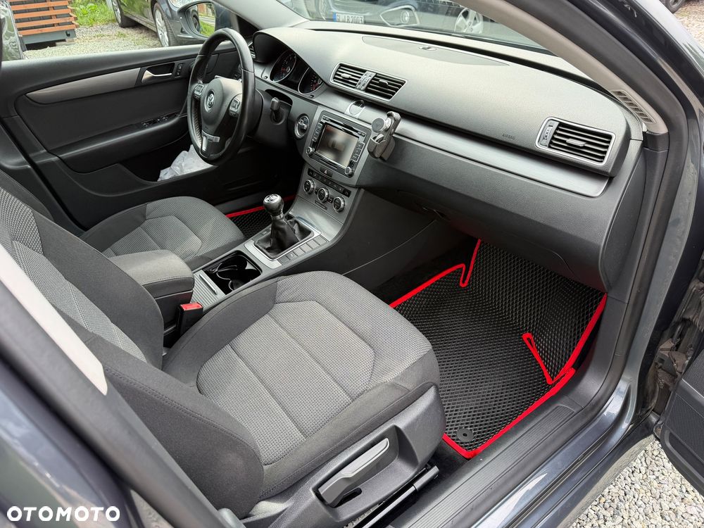 Volkswagen Passat 1.8 TSI Exclusive - 25
