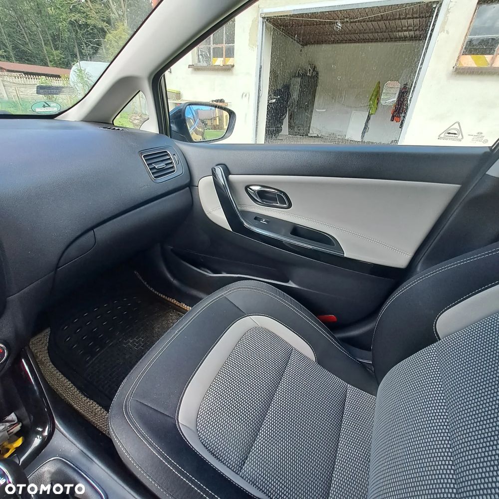 Kia Ceed 1.6 CRDi 128 Dream Team Edition - 4